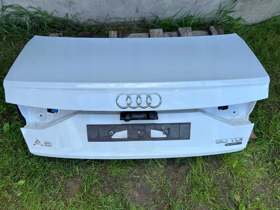 Audi a8 d5 Крышка багажника ляда