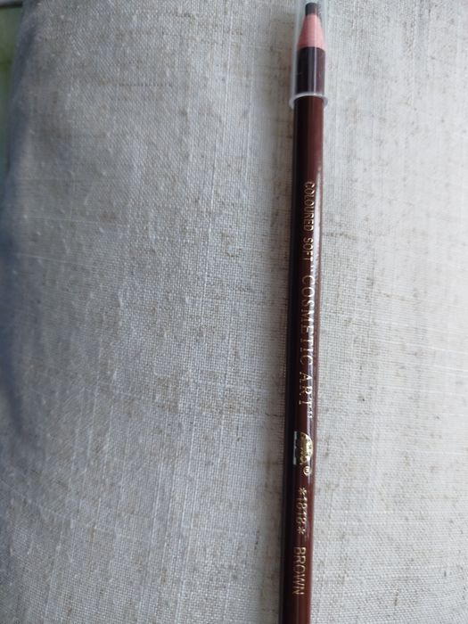 Kredka do brwi ( nowa)
