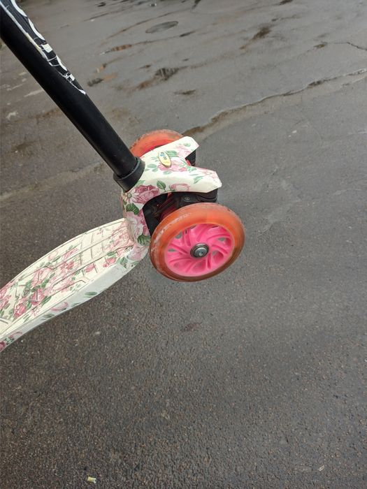 Самокат дитячий для дівчинки Best Scooter