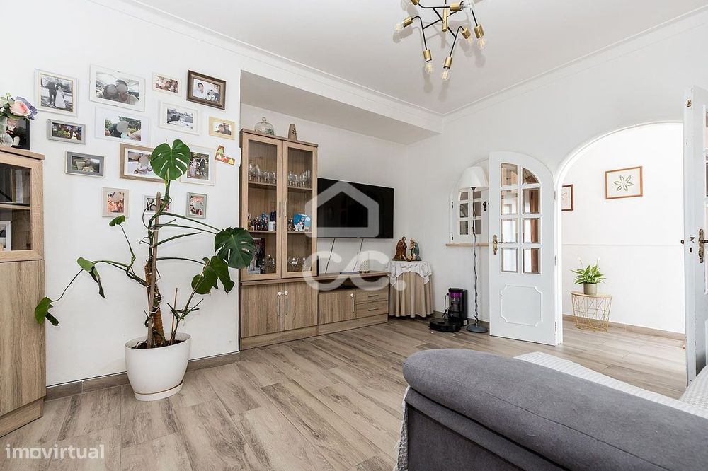 Moradia T3 Térrea Bifamiliar c/ Quintal e Garagem | Pites, Bacelo, Évo