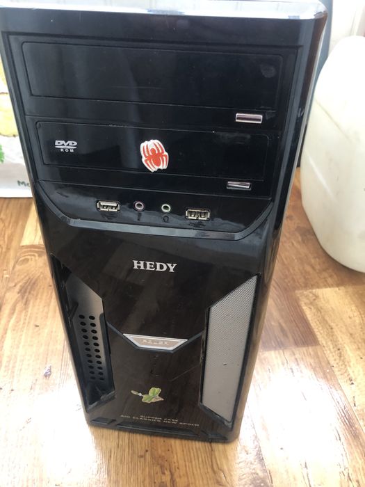 Продам два компʼютерні системники