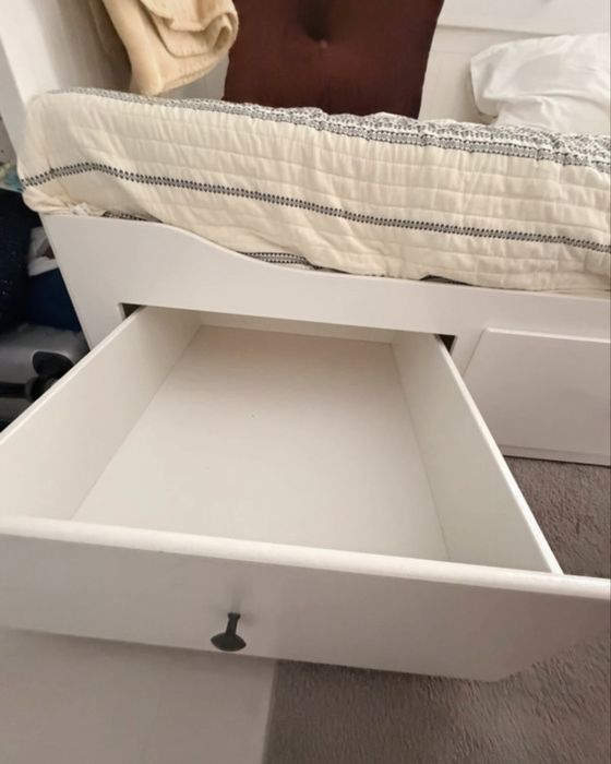Sofa cama com gavetas do IKEA