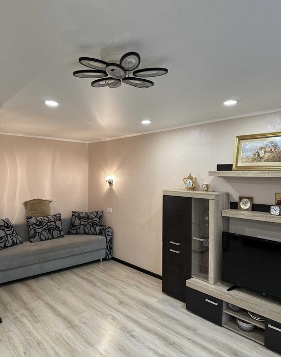 Квартира с ремонтом мебелью и техникой на Котовского!