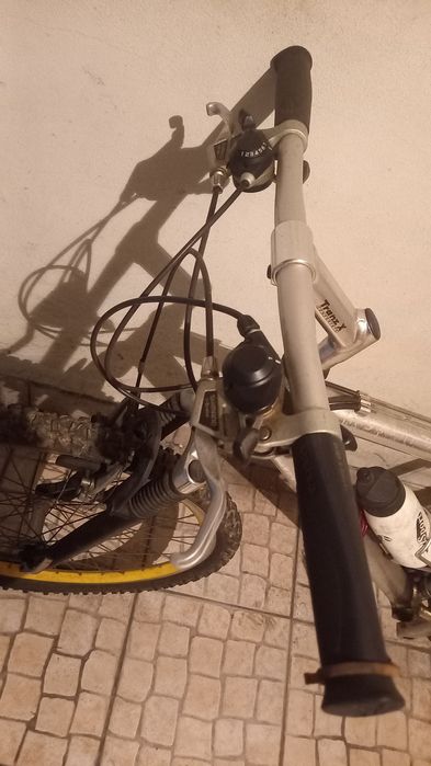Bicicleta montanha para desocupar
