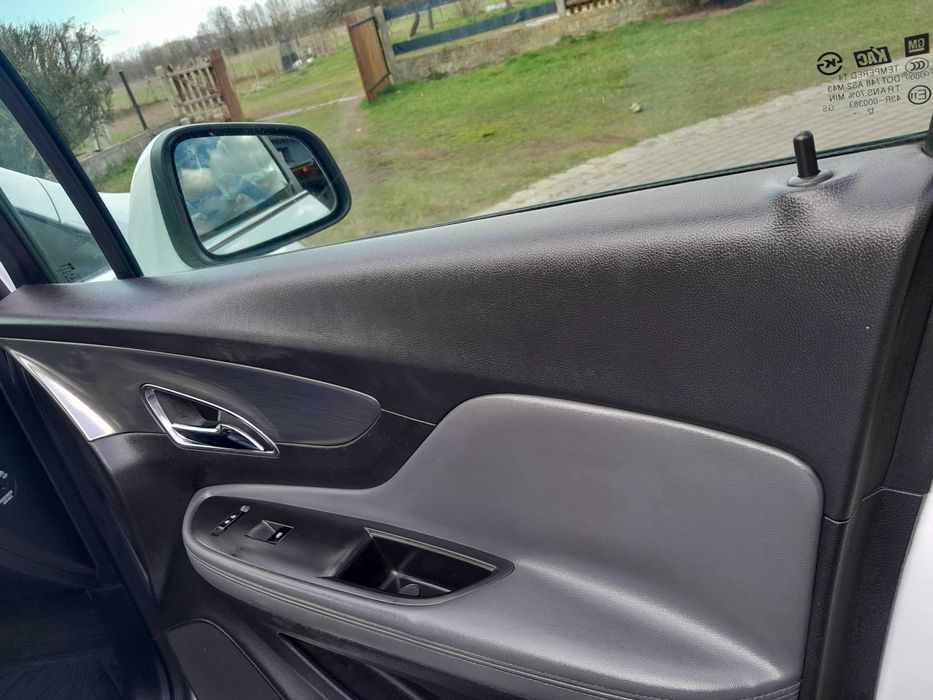 samochód osobowy suv