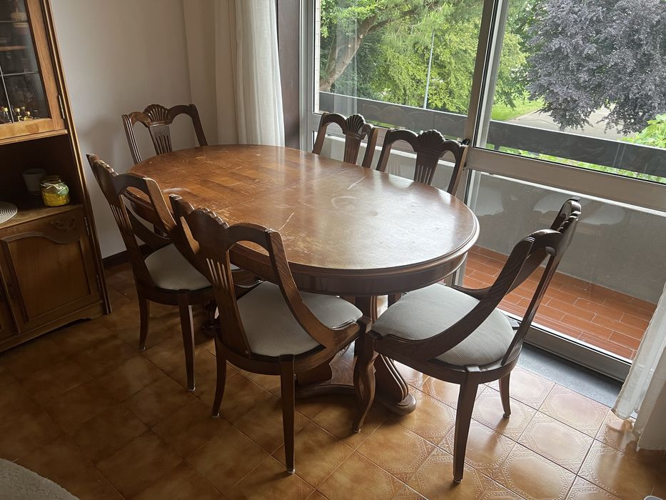 Mesa 6 lugares com cadeiras 2mt