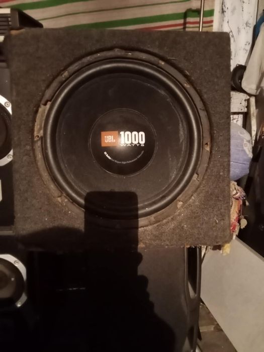 Vendo subwoofer jbl 1000watts para carro