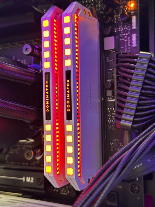 Corsair Dominator Platinum RGB DDR5 32GB (2x16GB) 6200 MHz CL36 White – CMT32GX5M2X6200C36W