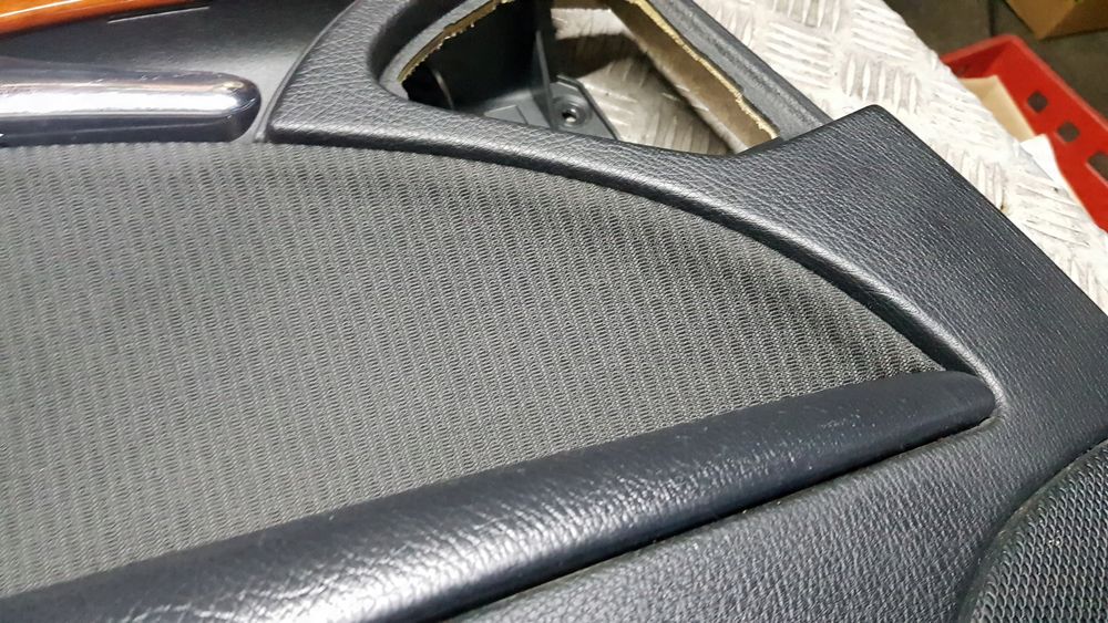 Mercedes W211 Boczek Tapicerka Lewy tył