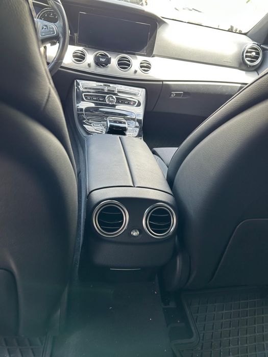 Mercedes-Benz E 350 — fotografia 10