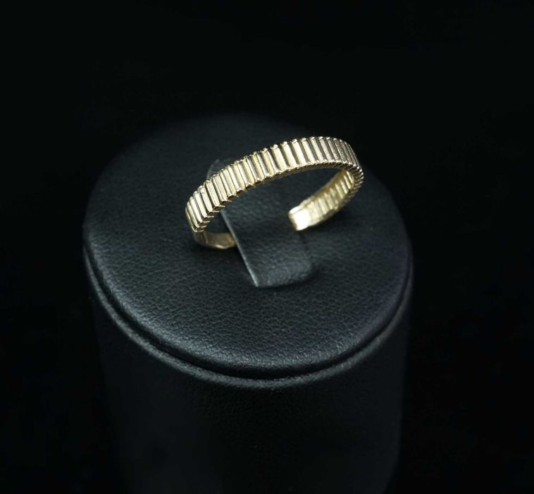 Złoto 585 - złoty pierścionek damski Rozmiar 22