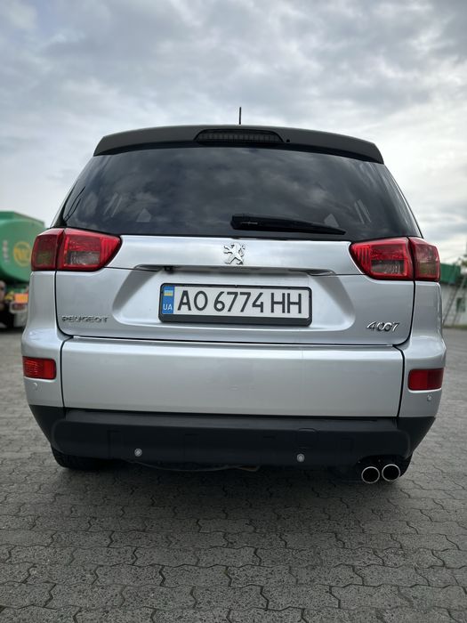 Автомобіль( кросовер) 4х4