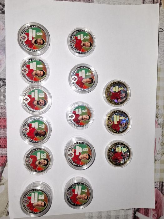 Moedas icoins disponiveis
Prateadas 4€

Douradas 25€

E preciso também 1 Diogo Costa Prateada e 1 Bernardo Silva Dourada 
Alverca
