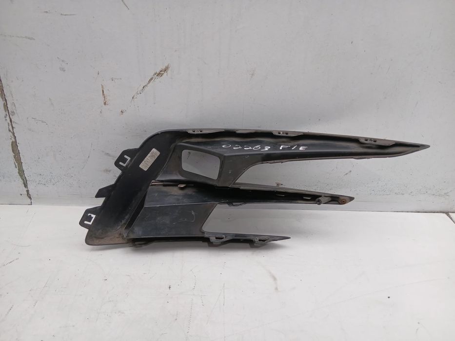 Grelha Farol Nevoeiro RENAULT Megane IV Grandtour (K9A/M_)