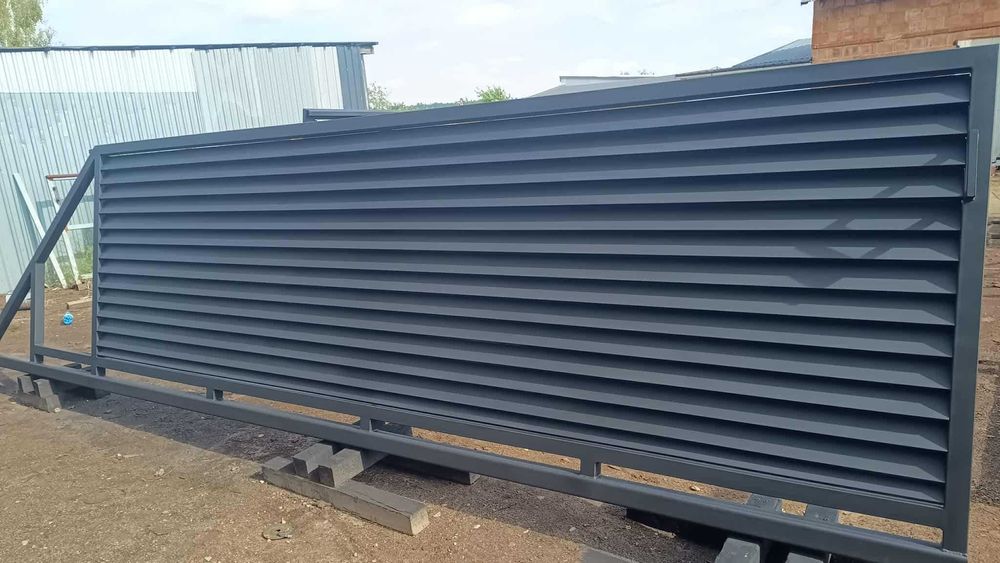 Sprzedam bramę żaluzję przesuwną 4m