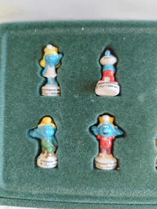 rara caixa de colecionador com figuras de cerâmica de Smurf. Estrumpfe