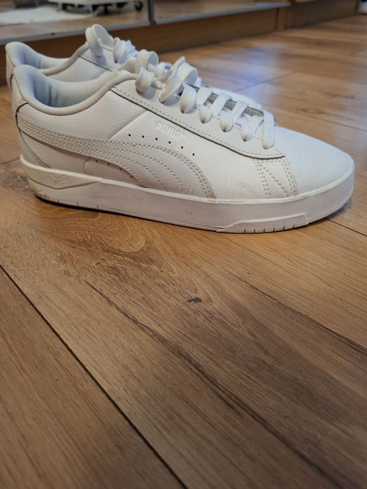 Buty Puma białe.