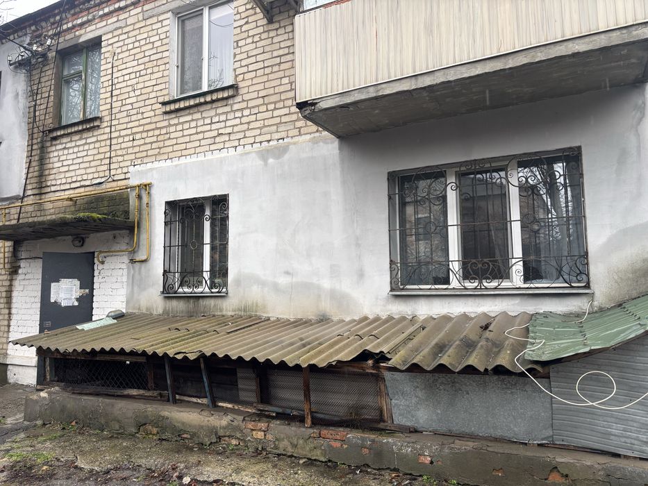 Продам двокімнатну квартиру з автономним опаленням та закритим двором