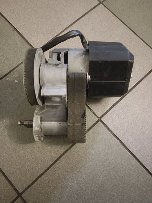 Silnik z przekładnią 24 v  660w