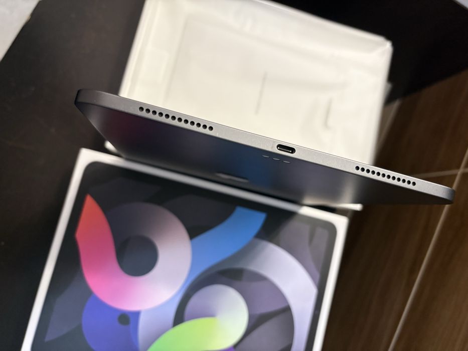 Ipad Air 4 , stan jak nowy.
