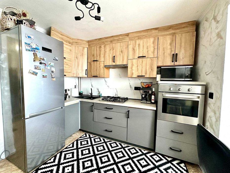 2-кімнатна з ремонтом та меблями, 7 хв до Центру!