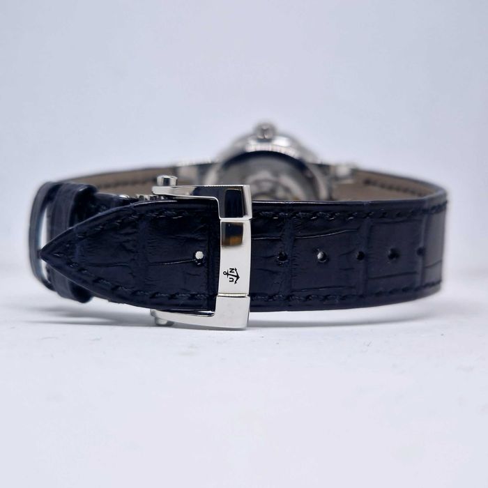 Ulysse Nardin Executive Dual Time 243-00