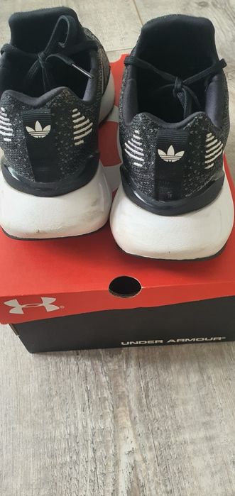 Buty adidas unisex r. 40  wkładka 25 cm