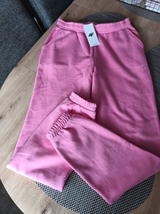 Spodnie dresowe 4F roz.164 Nowe