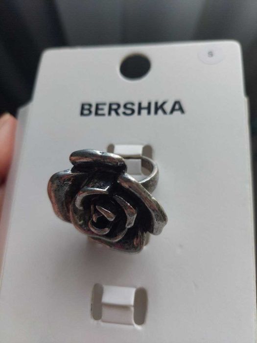 Каблучка троянда / кільце квітка Bershka