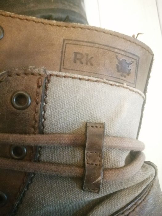 Botas em pele genuína da marca Red Oak