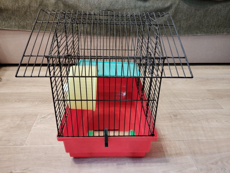 Клітка для домашніх улюбленців