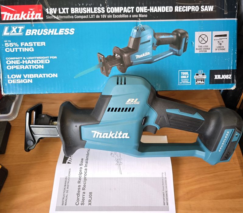 Makita XRJ08Z  сабильна пила макіта оригінал із США