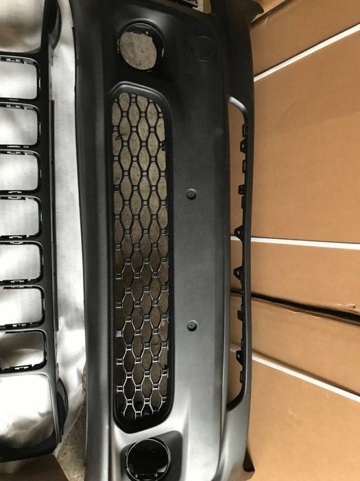 Бампер передній передний Jeep Renegade 2018 2019 2020 2021 2022