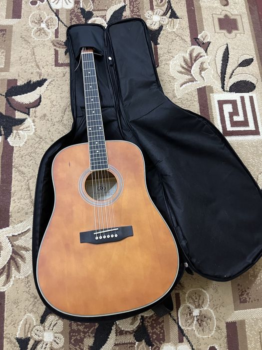 Акустична гітара  4/4 з нейлоновими струнами