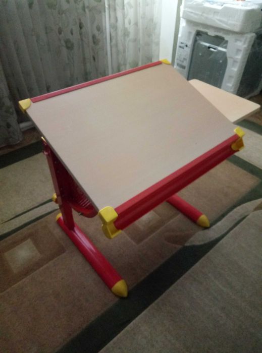 Школьная парта растущая ..Comf-Pro..