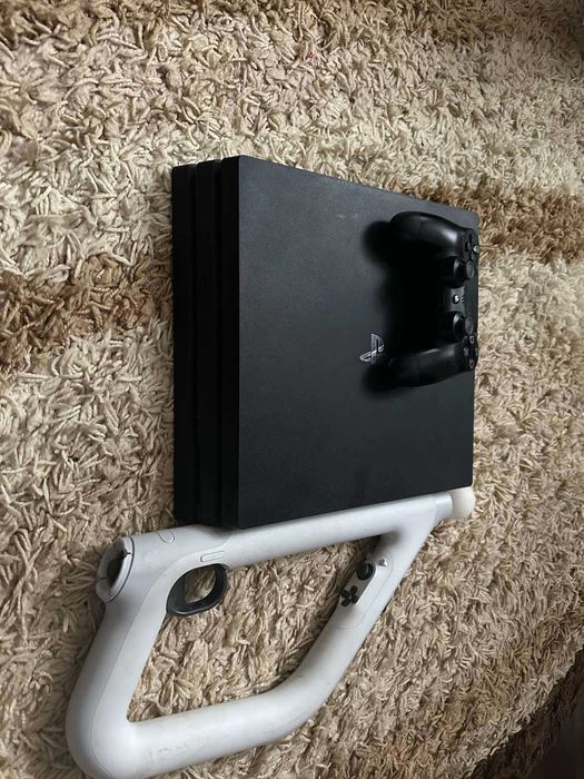 Sony PlayStation 4 PRO
в идеальном состояние