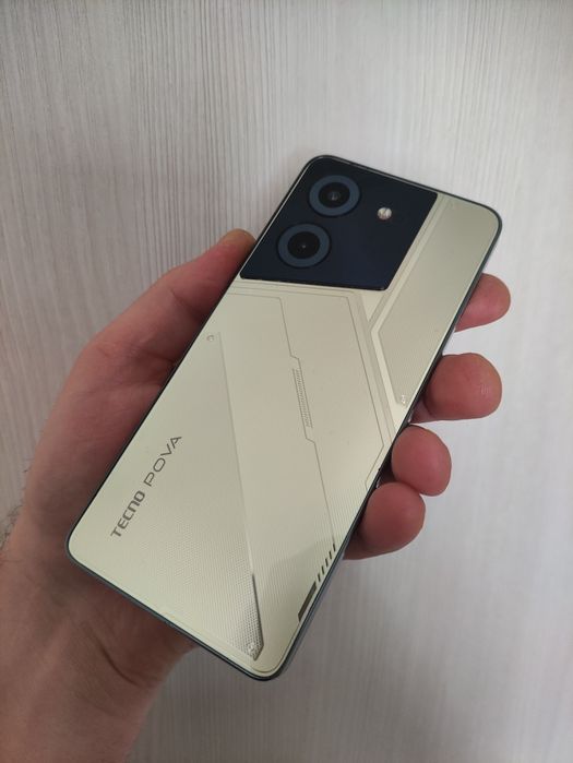 Продам телефон tecno pova 5  8/256