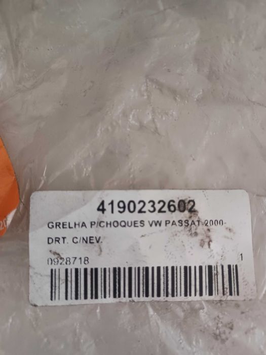 VW Passat 3BG B5.5 Grelha Direita Para-choques com sitio Farol Nevoeiro