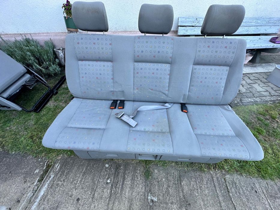 Kanapa rozkładana na łóżko + fotel Back to Back – VW T4 Multivan