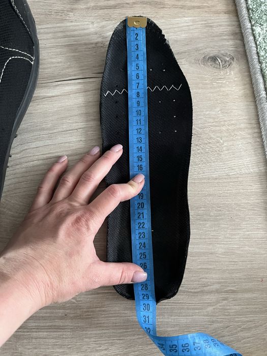 Спец взуття з металевою вставкою