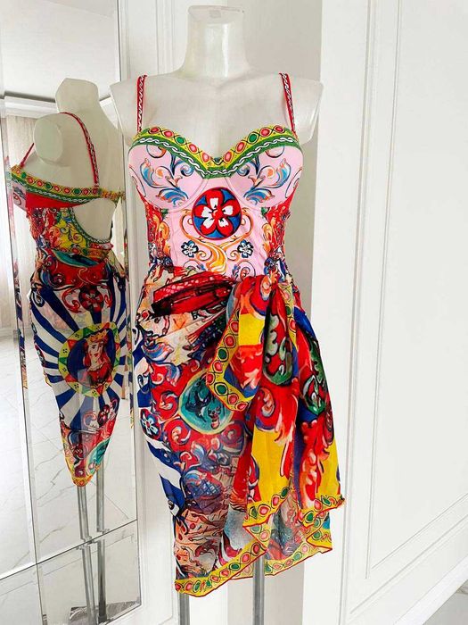 Купальник з парео Dolce & Gabbana в наявності р.38,40