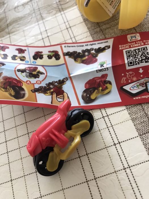 Мотоциклы из Киндер-сюрприз