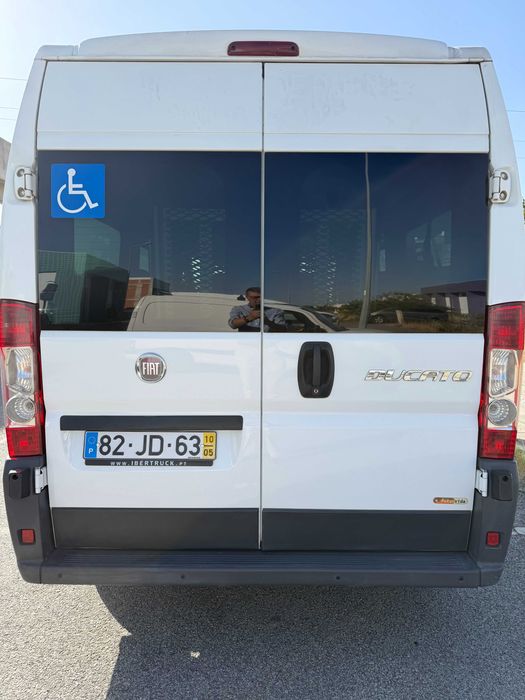 Fiat Ducato 9 Lugares com Rampa para Cadeira de Rodas