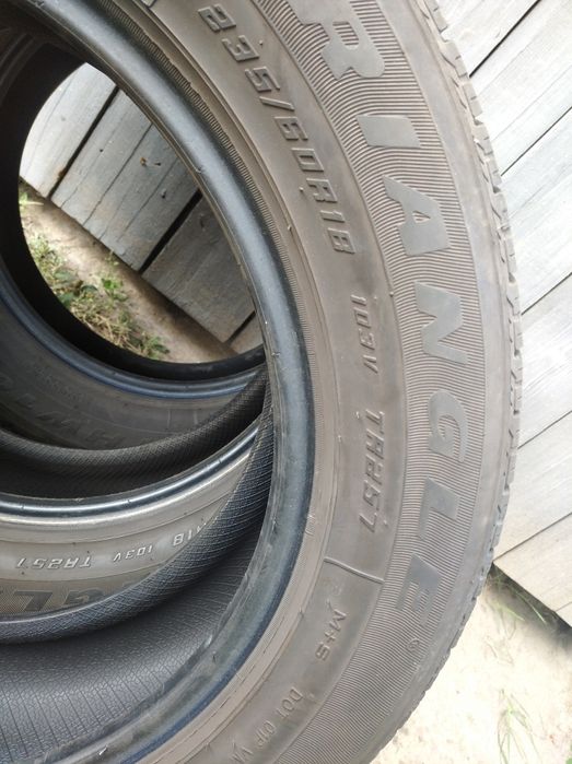 Продам шини r 18