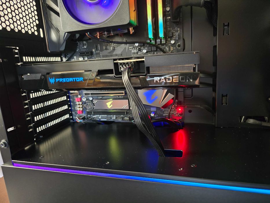 Komputer Ryzen 7 2700x / RX 7600 / 16GB RAM / 3 dyski
