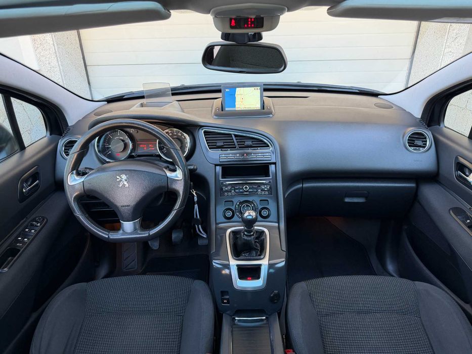 Peugeot 5008 1.6 HDI Allure Nacional