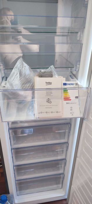 Arca INOX Vertical. No Frost. BEKO.