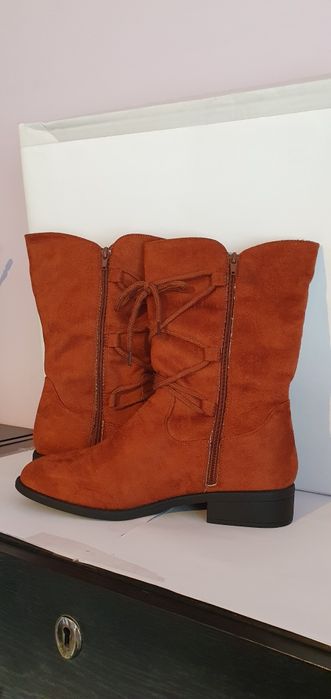 Buty damskie brązowe zamszowe niemieckiej marki rozmiar 42