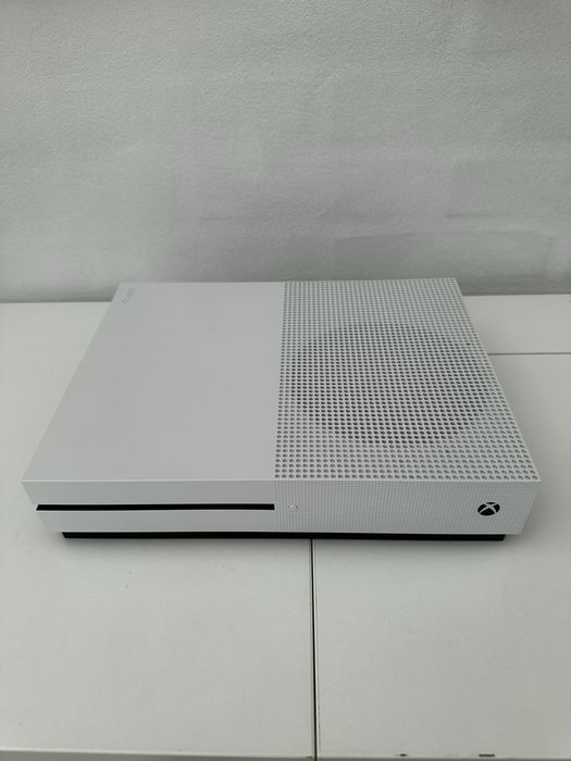 Xbox One S 1TB zestaw(Świetny stan)