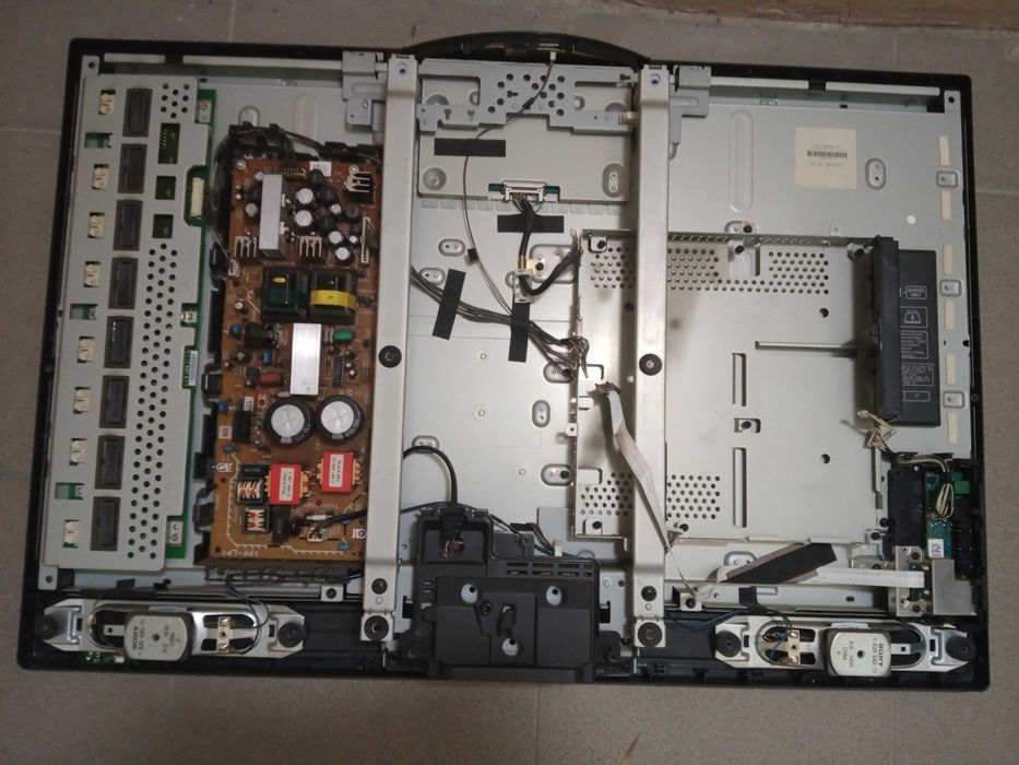 Sony Bravia KDL-32S3000.Działa.Tylko Rozbita matryca.Części.Wysyłka.
